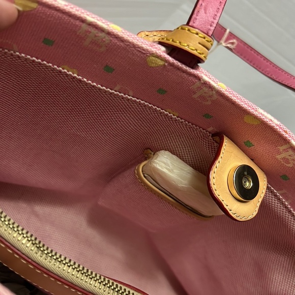 NWT DOONEY & BOURKE - Picture 9 of 9